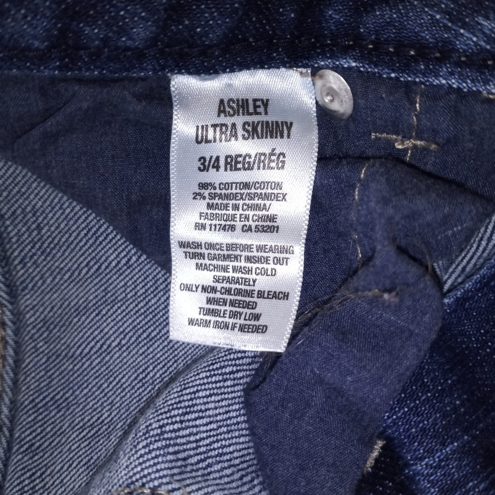 Jeans - Picture 2 of 3